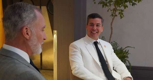 La Nación / El encuentro de Peña con el rey Felipe en RD