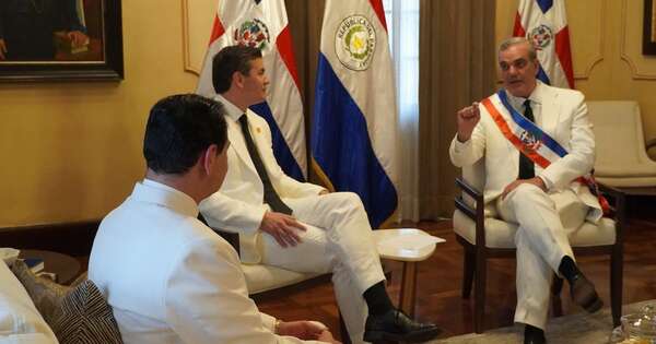 La Nación / Peña celebró primera reunión bilateral con mandatario dominicano