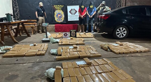 Como si llevase mercadería normal, un auto iba cruzar hacia Argentina repleto de marihuana