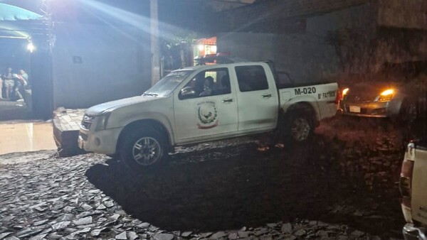 CDE: Encapuchados armados se llevan vehículo y cajas con celulares de una vivienda