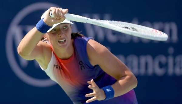 Swiatek alcanza las semifinales de Cincinnati con máximo esfuerzo ante Andreeva - Tenis - ABC Color