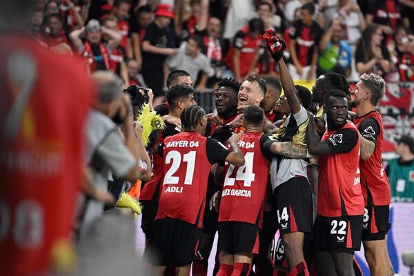 El Leverkusen sobrevive con Schick y logra el triplete en los penales - Fútbol Internacional - ABC Color