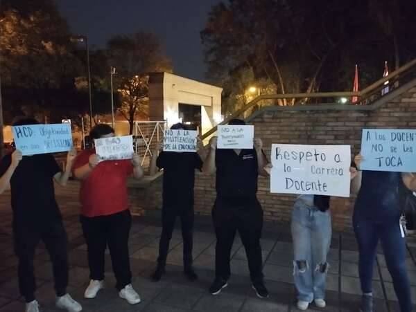 Docente pide nulidad en destitución de sus pares por trasfondo político en Derecho-UNA - Nacionales - ABC Color