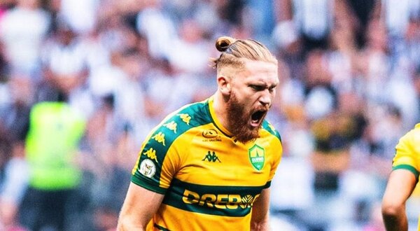 Versus / Pitta ensancha su cuenta goleadora en el fútbol brasileño