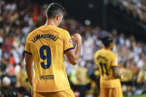 Lewandowski rescata al Barça de Flick en su arranque en la Liga - Fútbol Internacional - ABC Color