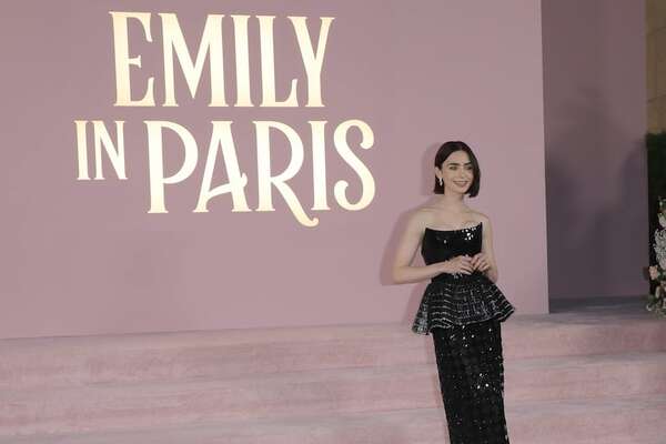 Red carpet de Emily in Paris - Sociales - ABC Color