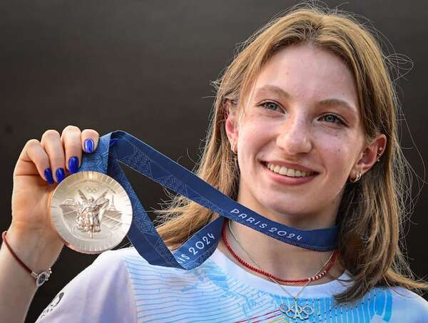París 2024: Rumana Ana Barbosu recibió su medalla de bronce en gimnasia - Polideportivo - ABC Color