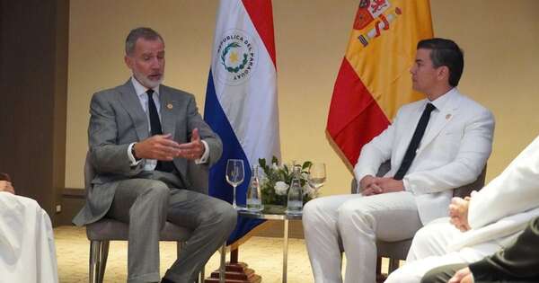 La Nación / Peña se reunió con el rey Felipe en República Dominicana