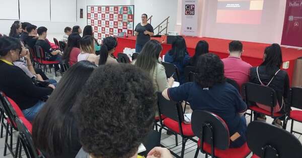 La Nación / Forman a universitarios para la catalogación del Museo Tacurú Pucú