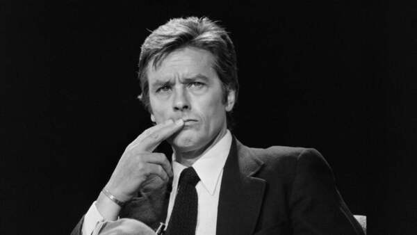 Falleció Alain Delon, el gran ícono masculino del cine francés