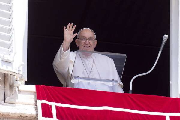 Papa Francisco insta al diálogo “absteniéndose de reacciones violentas” en Oriente Medio y Ucrania - Mundo - ABC Color