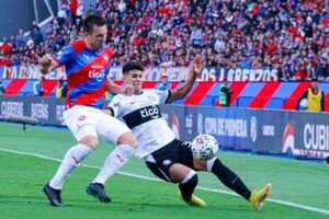 Tarde calurosa para una edición más del superclásico - trece