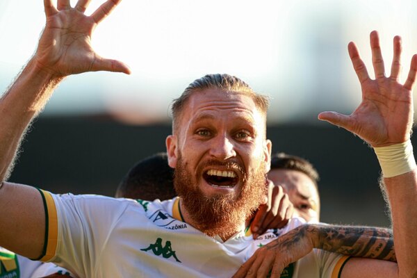 Versus / Los impresionantes números de Isidro Pitta en el fútbol de Brasil