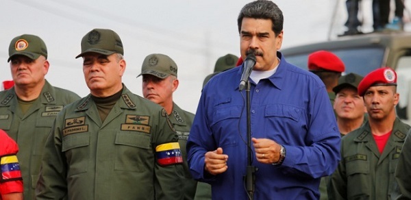 EEUU evalúa sanciones si Maduro no cede el poder en Venezuela