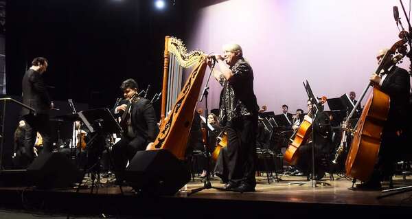 Ismael Ledesma ofrece emotivo concierto junto a la Orquesta Sinfónica Nacional - Música - ABC Color