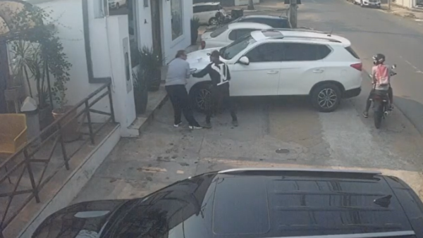 Terrible inseguridad: Salía de comprar helado y sufre asalto en la vía pública
