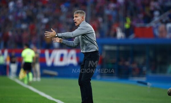 Palermo reclama la falta de aire en el vestuario: “Vamos a tener que ayudar al presidente de Cerro”
