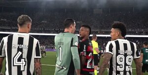 Versus / Gatito Fernández corrigió en vivo a Bruno Enrique: "Vai chorar agora”