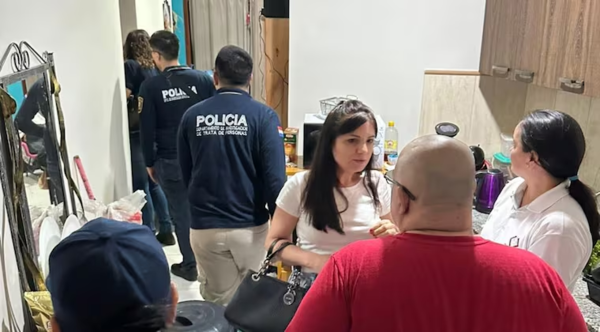 Localizan en casa de un médico al bebé entregado por su madre a finales de mayo