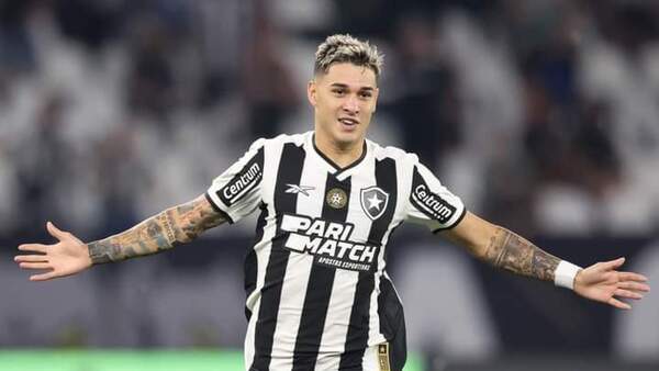Botafogo se aferra al liderato tras golear a Flamengo