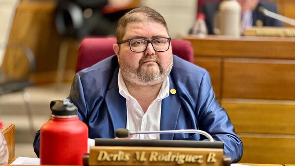 Diputado solicita inicio urgente de juicio político a Fiscal General, destitución de Riera y del Comandante de la Policía