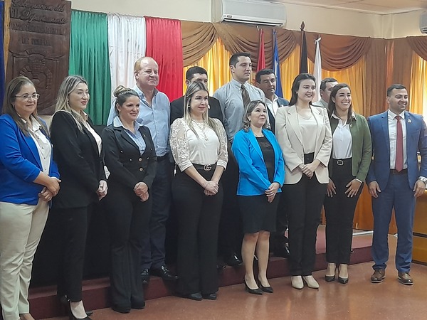 Miryan Velázquez asume su segundo período como presidente de la Junta Departamental de Itapúa