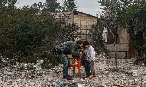Fotógrafo ganador del Pulitzer retrata la vida de los asentamientos paraguayos para campaña de TECHO