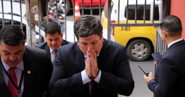 Villeta y Pilar se ponen al frente por la bajante y el Gobierno recula con el decreto del combustible