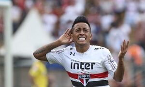 Filtran video de jugador de la sele peruana sacudiendo a su lapa