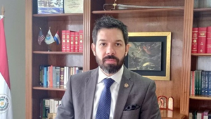 Procesan a hijo de Lalo Gomes y otros imputados por supuesto lavado de dinero