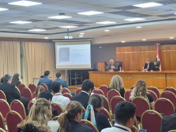 Desarrollan módulo X del Diplomado en Derecho Civil y Comercial
