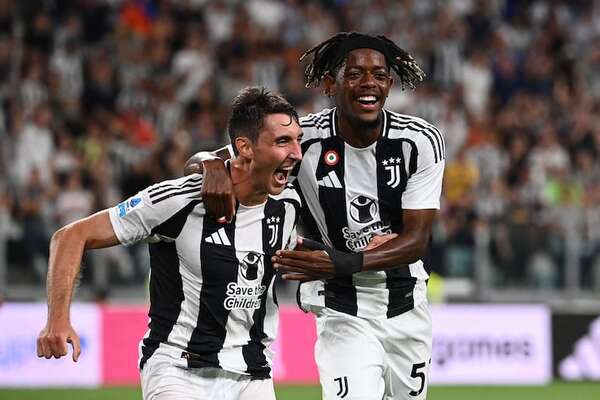 La nueva ‘Juve’ de Motta se luce ante el Como de Fábregas - Fútbol Internacional - ABC Color