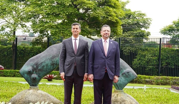 Santiago Peña habla sobre vínculos cooperativos con su homólogo de Costa Rica - ADN Digital