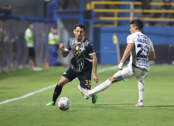 Versus / Ameliano y Libertad vuelven a empatar y no pueden despegar en el torneo local