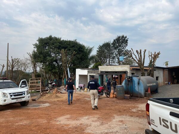 BUSCANDO RESOLVER UN HOMICIDIO ALLANARON VIVIENDAS EN CARLOS A. LÓPEZ - Itapúa Noticias