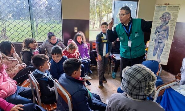 Capacitación sobre salud buco dental y prevención de adicciones