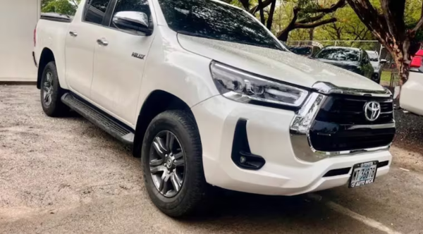 Avivado se fugó de escribanía sin pagar USD 32.000 a dueño de camioneta