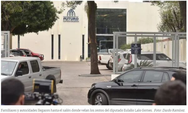 Familiares y autoridades velan los restos del diputado Lalo Gomes en Asunción