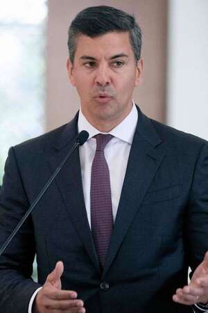 Anuncian cambios en la Dirección de Información Presidencial - Política - ABC Color