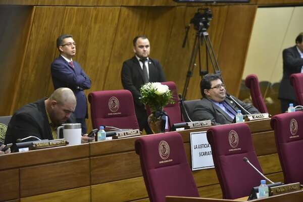 Diputados están “conmovidos” y hoy debatirán decisiones clave tras la muerte de “Lalo” Gomes - Política - ABC Color