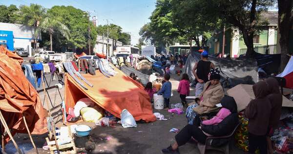 La Nación / Protesta indígena sobre Artigas genera caos vehicular y pérdidas a comerciantes