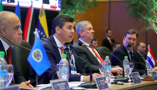 Peña reafirma que el modelo democrático es la clave para enfrentar los problemas que aquejan a la región - .::Agencia IP::.