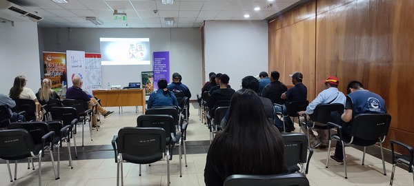Charla de prevención de trata de personas en Encarnación fortalece la capacitación de vendedores ambulantes