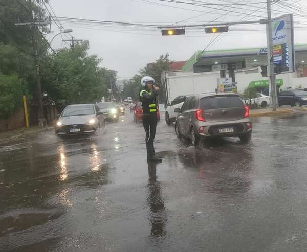 Policía libera Artigas y Policía logra suspender marcha - Policiales - ABC Color