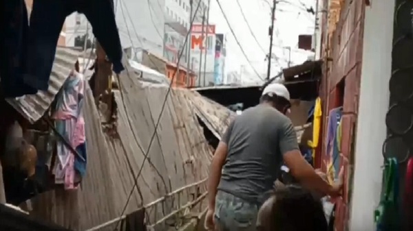 Derrumbe en el Mercado 4 deja una persona herida - Noticias Paraguay