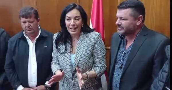 La Nación / Celebran anuncio del MOPC para asfalto del tramo San Cristóbal-O´Leary