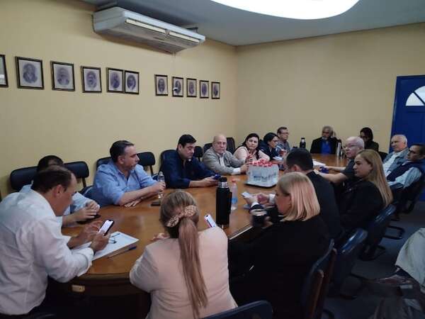Este gobierno tiene más parlamentarios del crimen organizado, dice titular del PLRA - Política - ABC Color