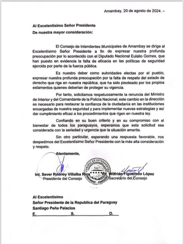 Concejo de Intendentes exige renuncia del ministro Riera y del comandante Benítez