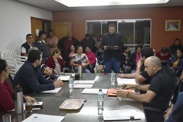 Ciudadanos piden a las autoridades acciones que permitan superar crisis económica en Ayolas - Economía - ABC Color