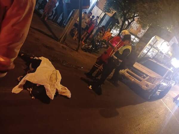 Motociclista muere arrollado por camión en Fernando de la Mora - Policiales - ABC Color